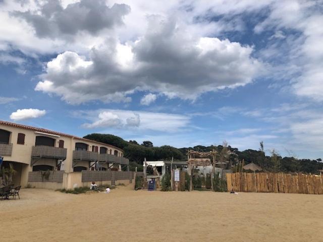 Appartement Face A La Mer La Croix-Valmer Exterior foto
